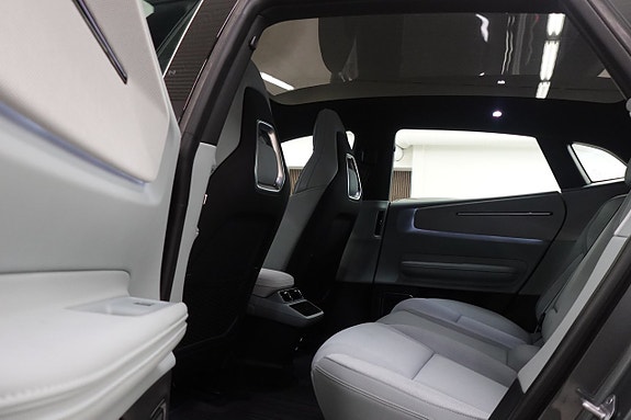 Polestar 4 5 of 24