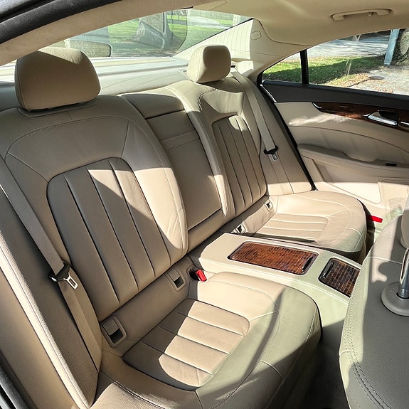 Mercedes-Benz CLS350 6 of 8