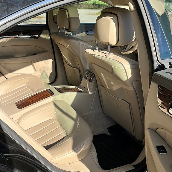 Mercedes-Benz CLS350 7 of 8