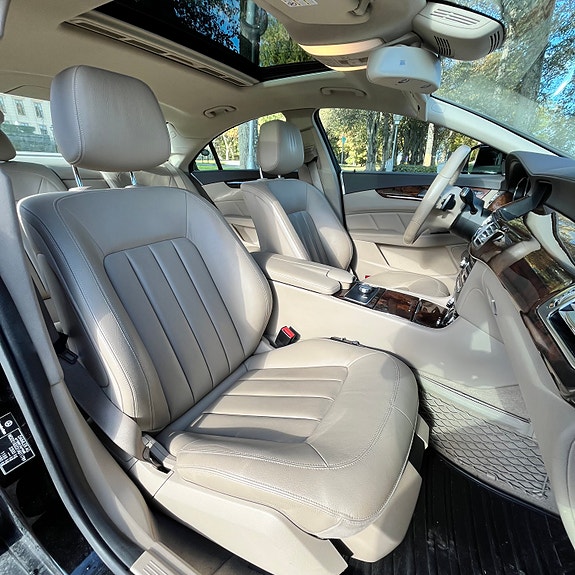 Mercedes-Benz CLS350 5 of 8