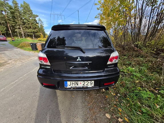 Mitsubishi Outlander 5 of 14