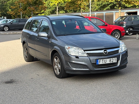 Opel Astra 2 of 3