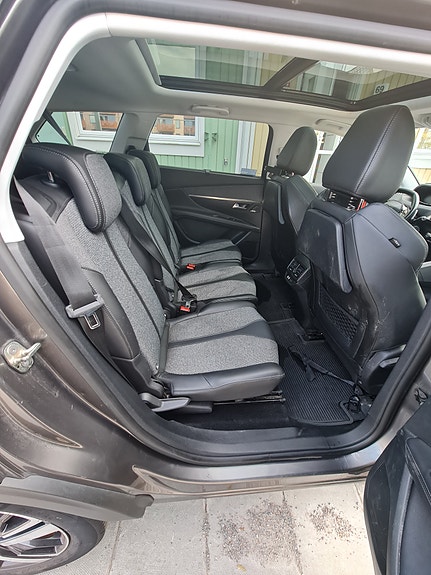Peugeot 5008 3 of 8