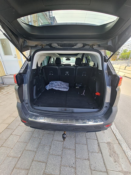 Peugeot 5008 5 of 8