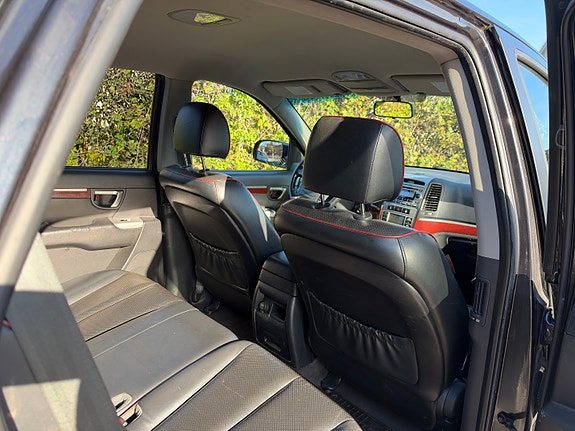 Hyundai Santa Fe 10 of 16