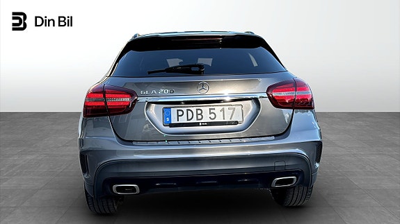 Mercedes-Benz GLA200 5 of 13