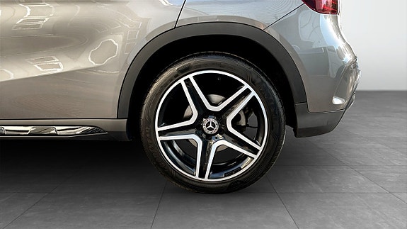 Mercedes-Benz GLA200 6 of 13