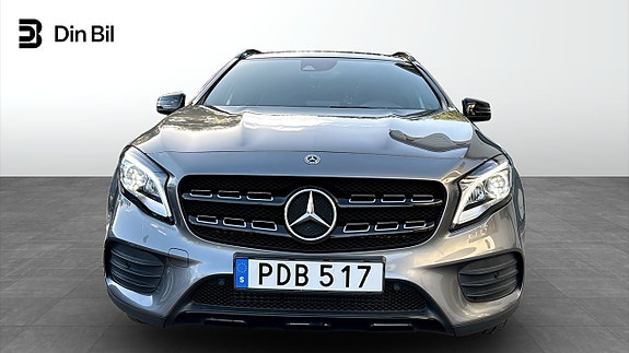 Mercedes-Benz GLA200 4 of 13
