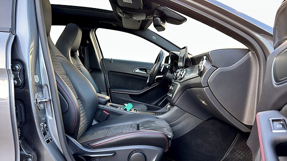 Mercedes-Benz GLA200 11 of 13
