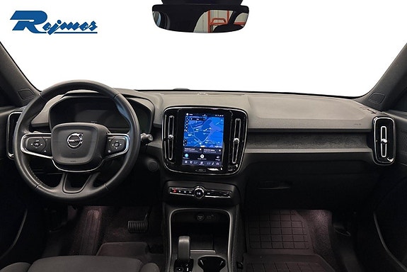 Volvo EX40 2 of 28