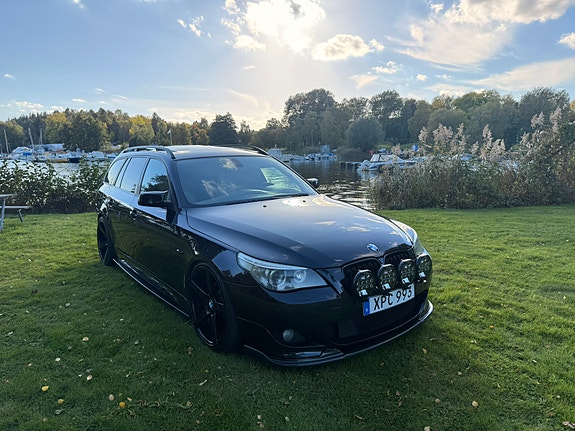 BMW 530i 2 of 3