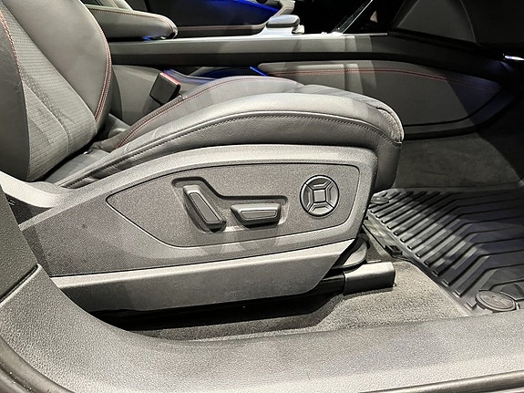 Audi Q8 e-tron 14 of 18