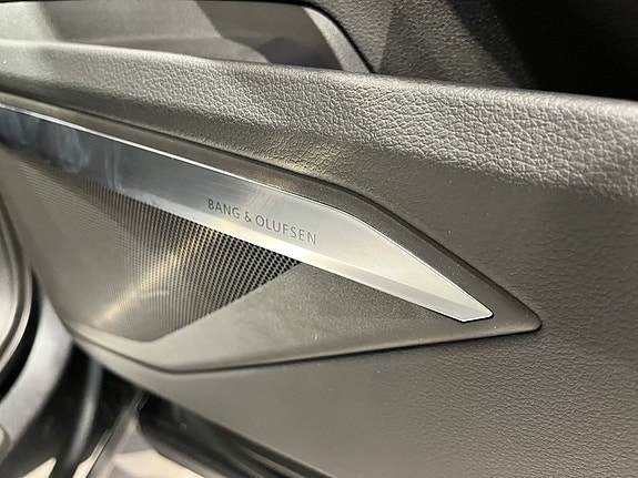 Audi Q8 e-tron 16 of 18