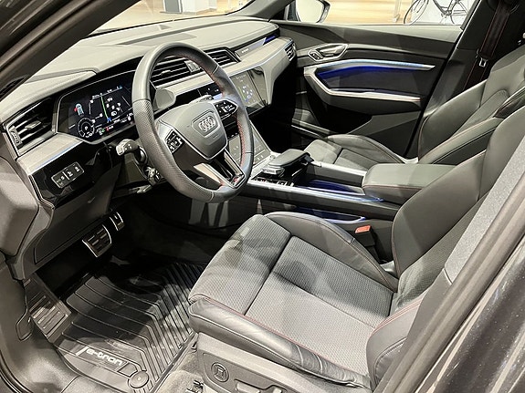 Audi Q8 e-tron 6 of 18