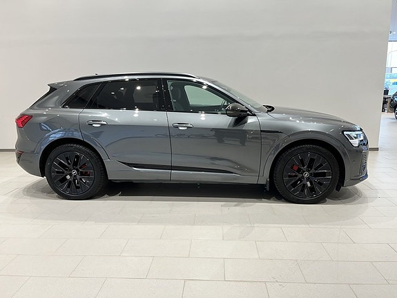 Audi Q8 e-tron 3 of 18