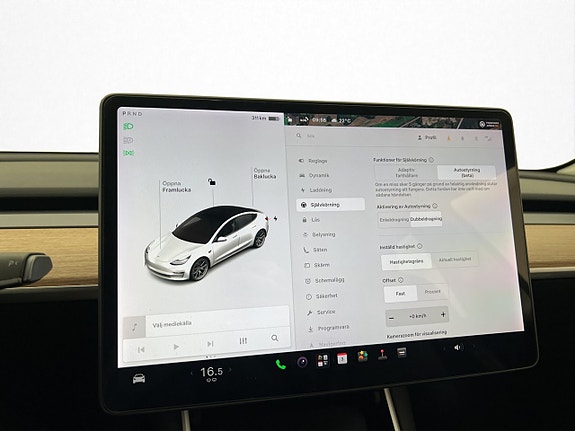 Tesla Model 3 24 of 30