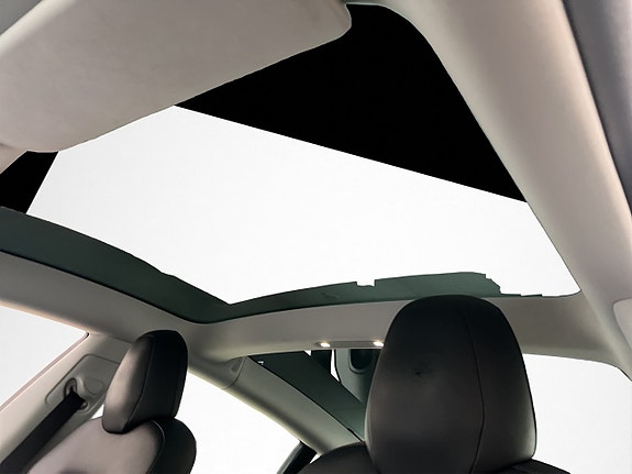 Tesla Model 3 15 of 30