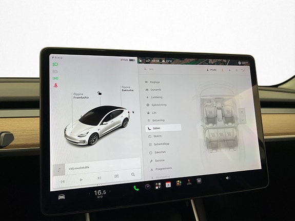Tesla Model 3 27 of 30