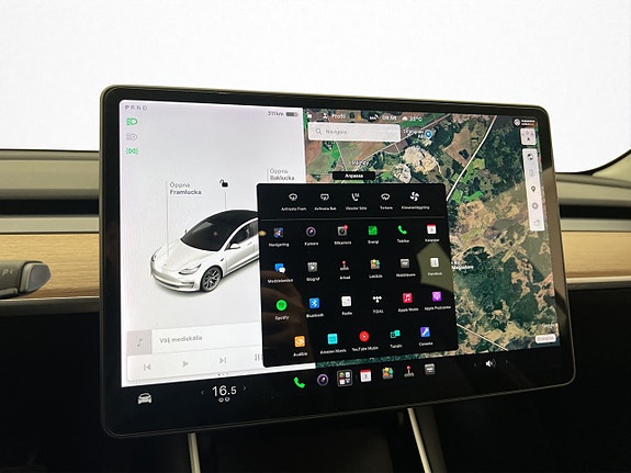 Tesla Model 3 19 of 30
