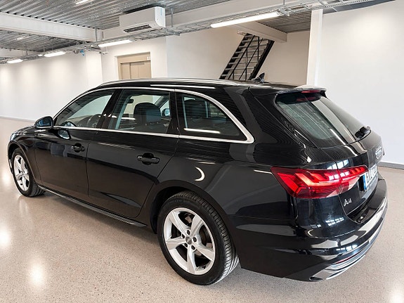 Audi A4 5 of 25