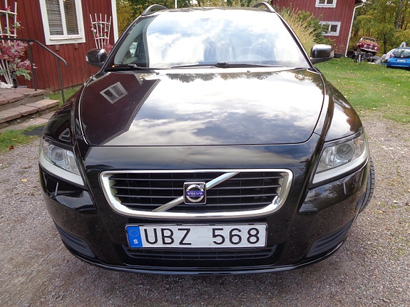Volvo V50 3 of 30