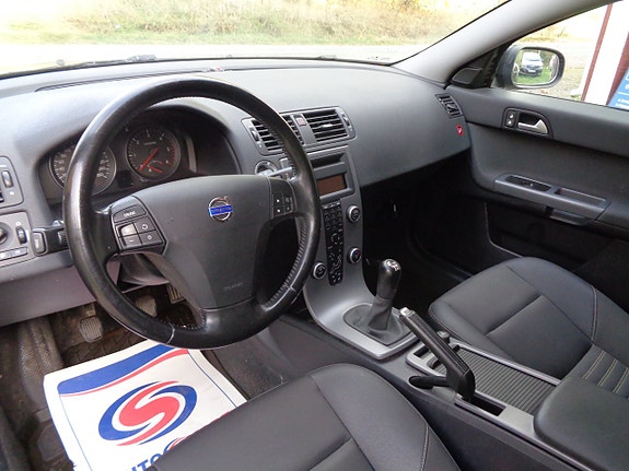 Volvo V50 25 of 30