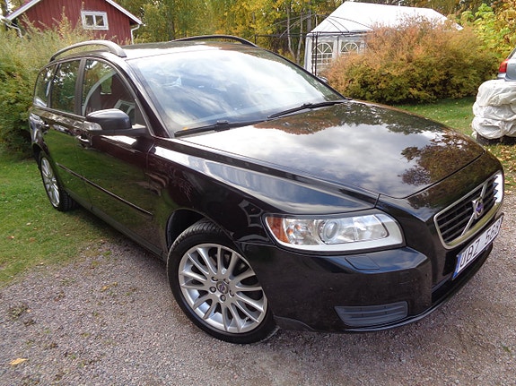 Volvo V50 2 of 30