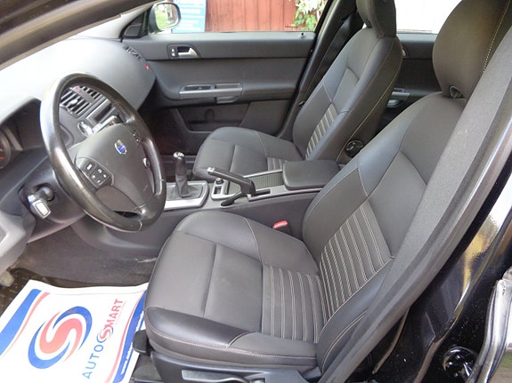 Volvo V50 6 of 30