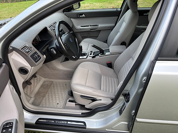 Volvo V50 8 of 16