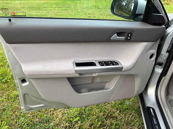 Volvo V50 9 of 16