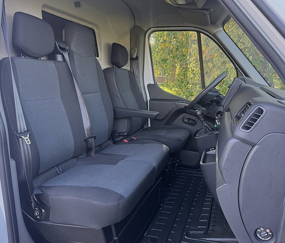 Nissan Interstar 9 of 22