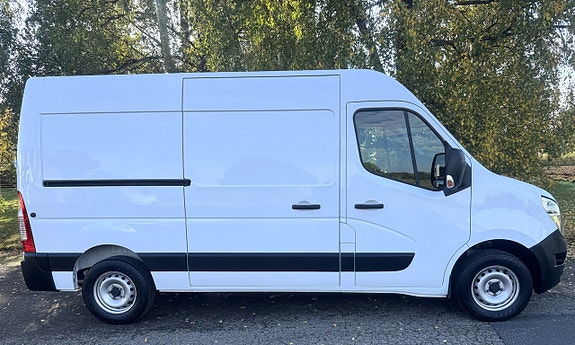 Nissan Interstar 2 of 22