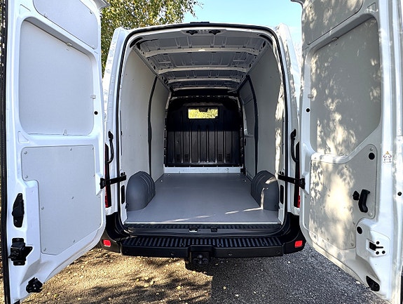 Nissan Interstar 8 of 22
