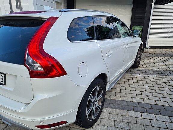 Volvo XC60 3 of 5