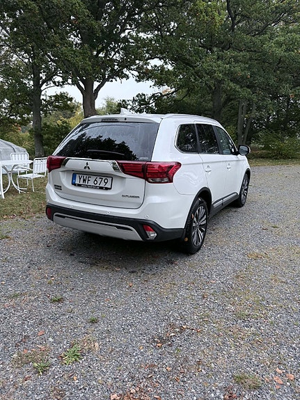 Mitsubishi Outlander 3 of 8
