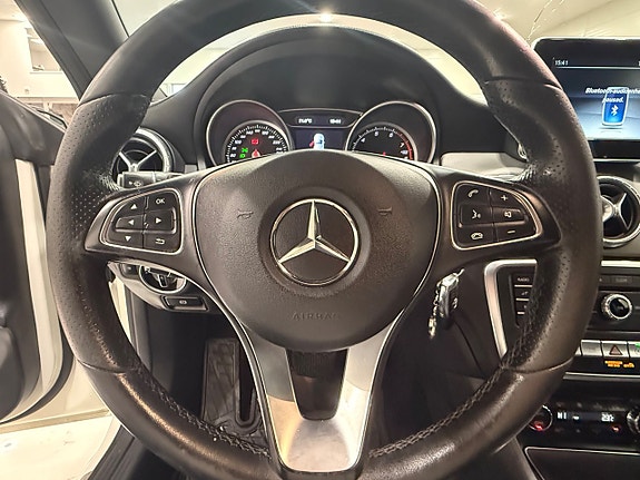 Mercedes-Benz CLA200 9 of 18
