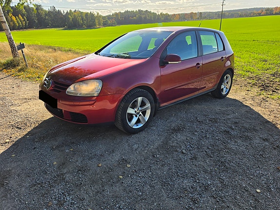 Volkswagen Golf V 2 of 6
