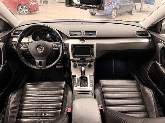 Volkswagen Passat Alltrack 6 of 17
