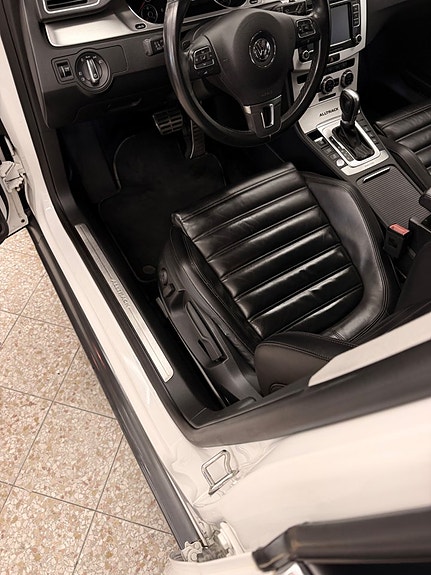 Volkswagen Passat Alltrack 17 of 17
