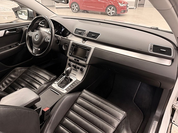 Volkswagen Passat Alltrack 7 of 17