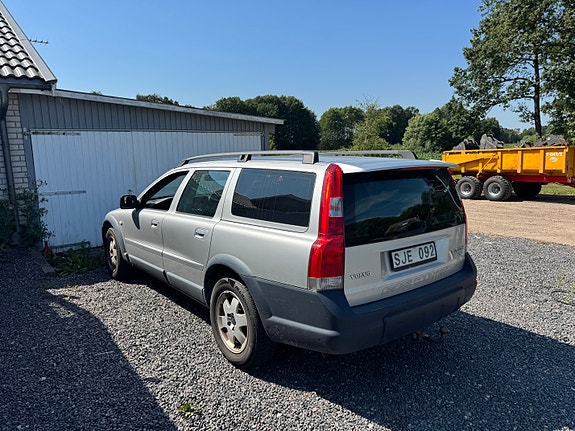 Volvo XC70 3 of 5