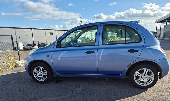 Nissan Micra 3 of 5