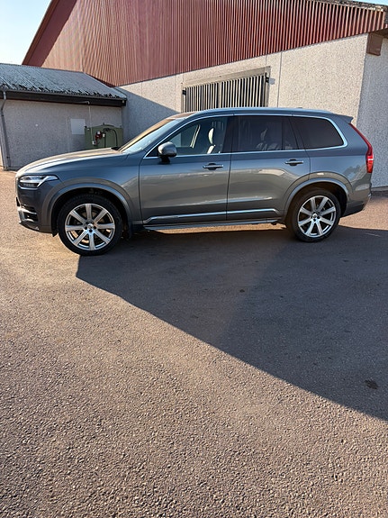 Volvo XC90 4 of 9