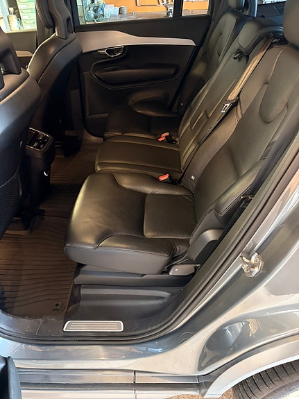Volvo XC90 9 of 9