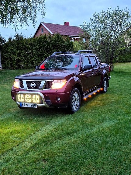 Nissan Navara 2 of 7