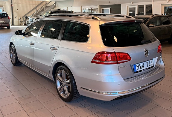 Volkswagen Passat 4 of 12