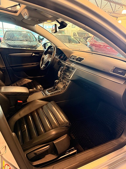 Volkswagen Passat 12 of 12