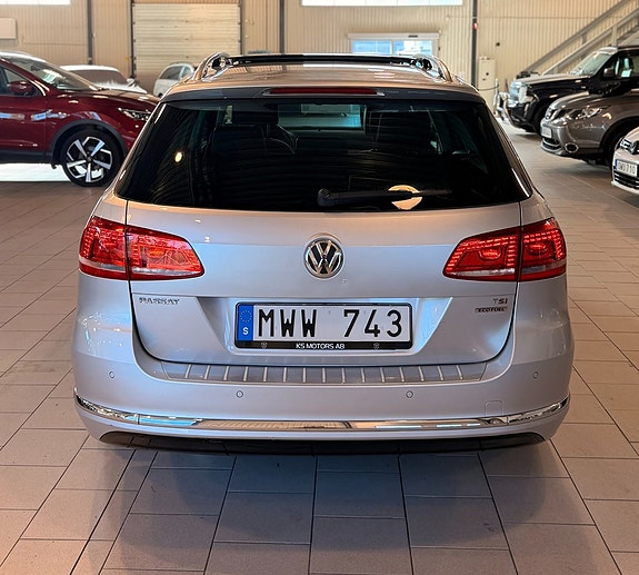 Volkswagen Passat 6 of 12