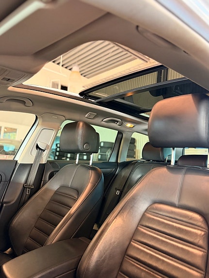 Volkswagen Passat 10 of 12