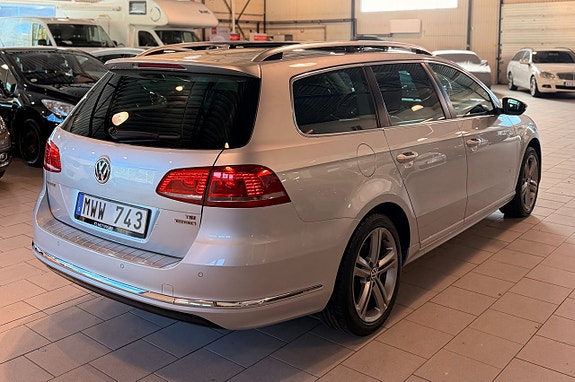 Volkswagen Passat 3 of 12
